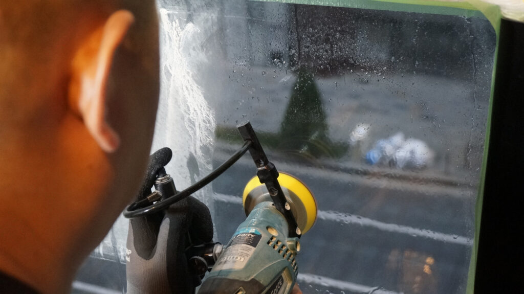 ガラス傷消し ガラス研磨 ガラス修復 ガラス交換 ガラス補修 ガラスキズ消し 再生研磨 GRS Glass アカデミー GlassRenewalSevice キズ 強化ガラス 鏡傷消し ガラス再生 ガラスソムリエ ガラス補修 ガラス修理 銀座 glassscratch_DSC2077 89b5bed57dc7d5806c0acab6038ec7061
