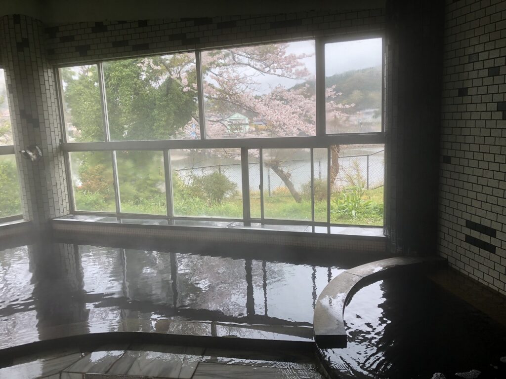 大浴場 床 転倒事故 防止 対策写真 2019-04-08 10 30 40 4c7110e2db3c4db05582d5be669a7b22